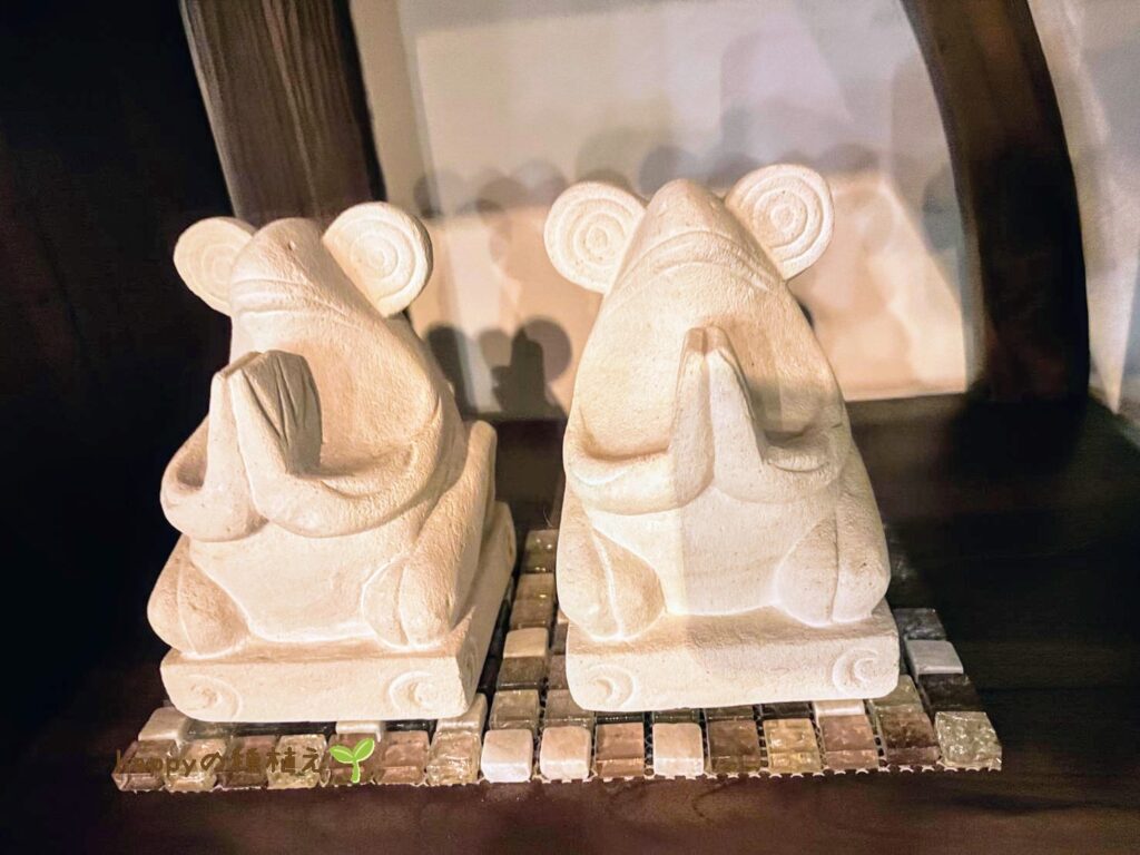 SAYAの風 館内 バリ雰囲気 置物 1