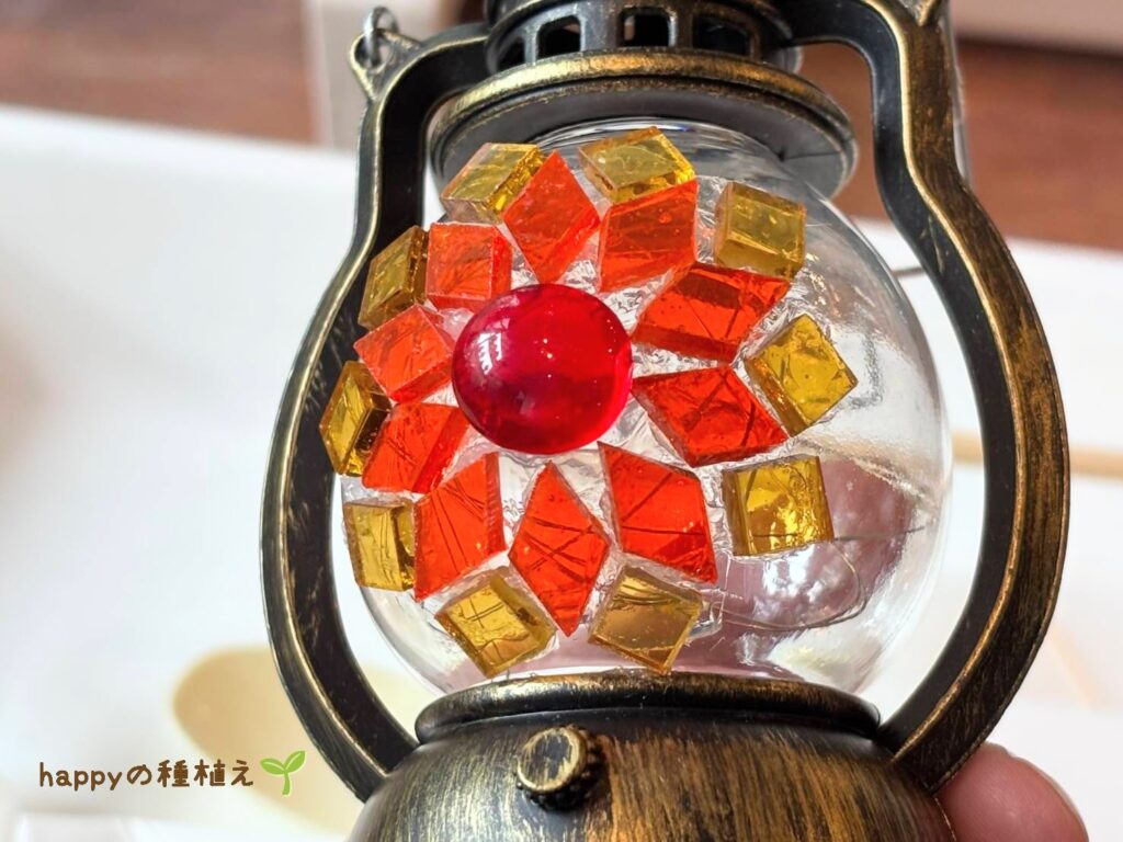 ハンドクラフトショップ『キナリ』　トルコランプ　ミニランタン　片面ガラスピースを貼ったところ